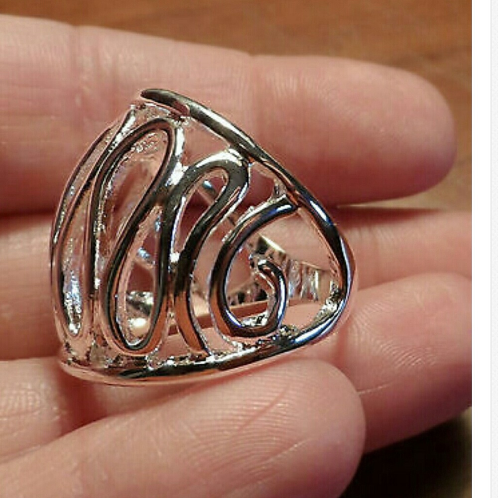 Nwt Silver Swirl Cage design Ring 8 Artsy style